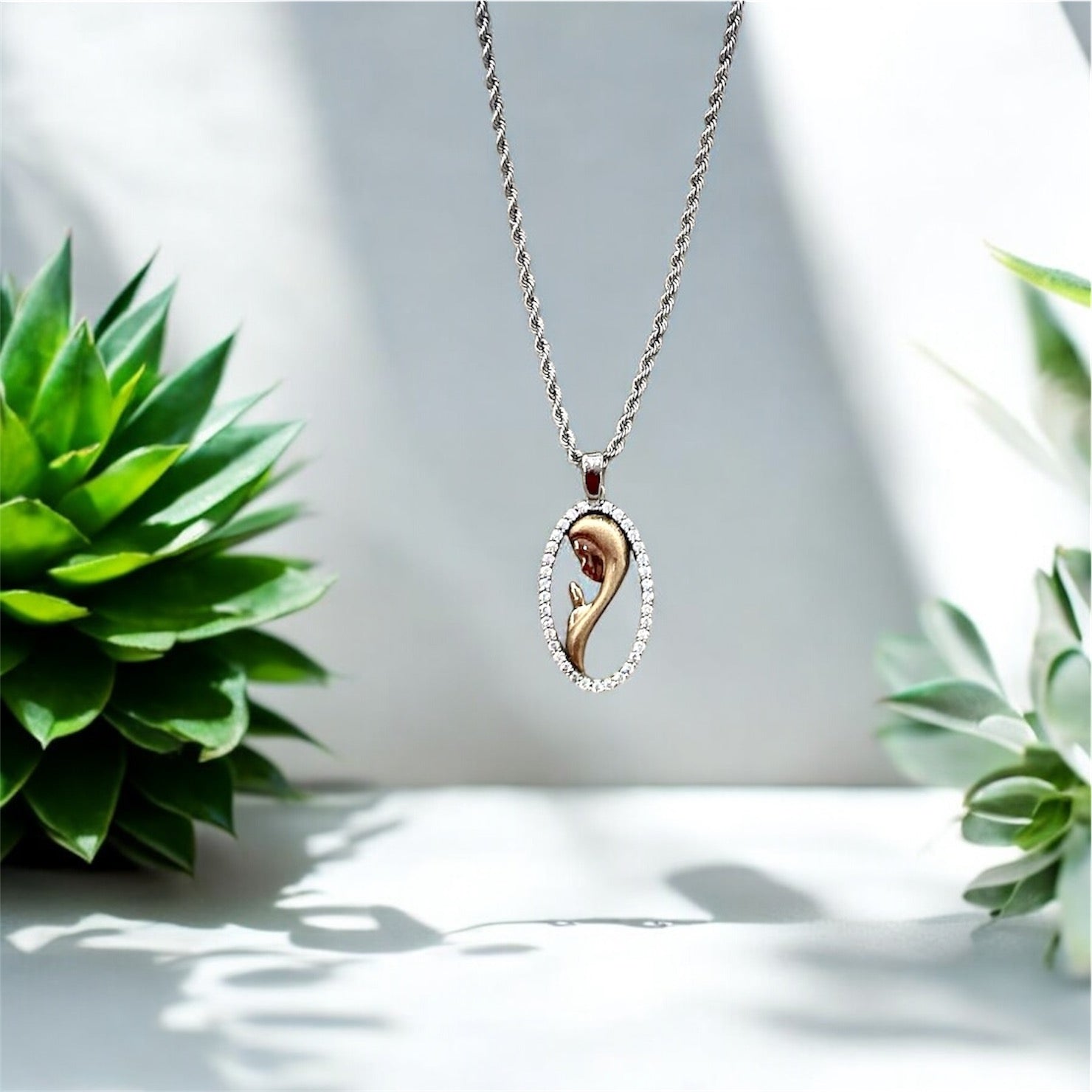 Collana in oro madonnina sagomata - Oro18kt*