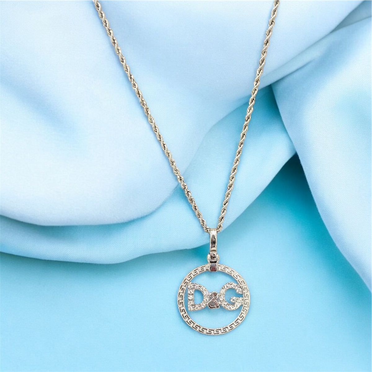 Collana in oro scritta d&g - Oro18kt - 4,5 gr