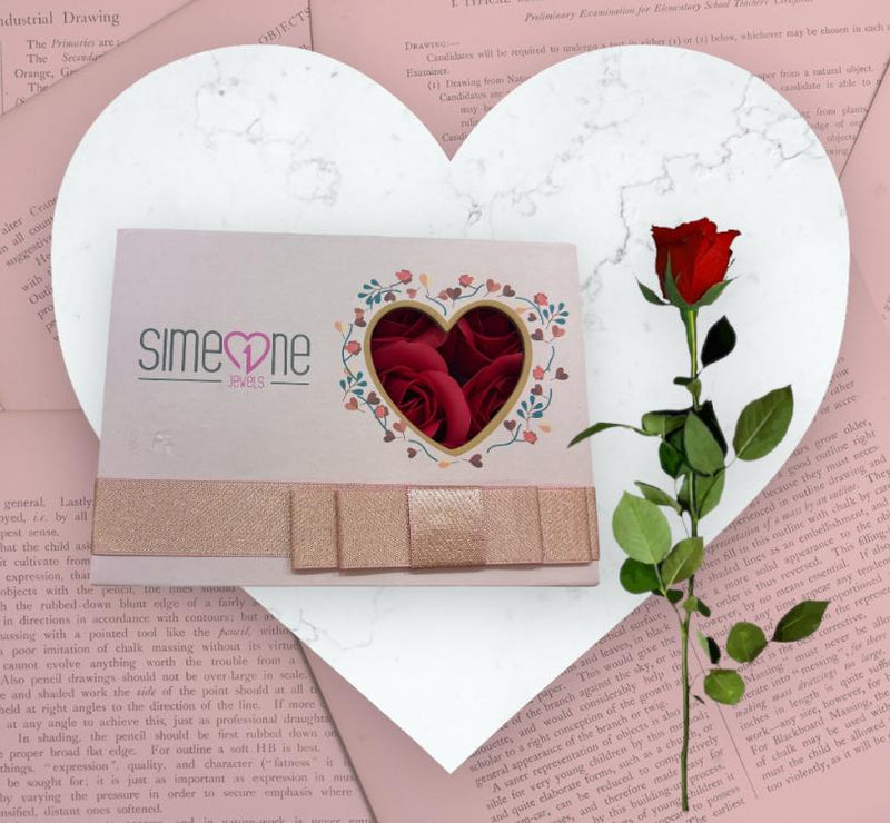 BOX REGALO- Scatola con rose rosse