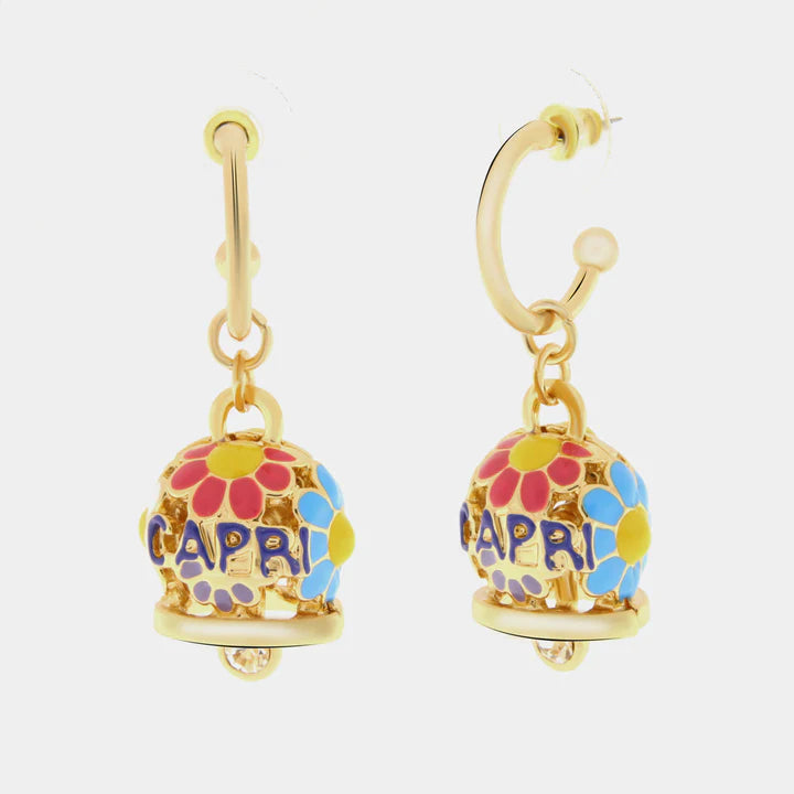 BY SIMON-Orecchini in Metallo a cerchio con campanella impreziosita da margherite e scritta capri